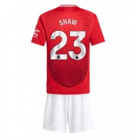 Manchester United Luke Shaw #23 Heimtrikotsatz Kinder 2024-25 Kurzarm (+ Kurze Hosen)